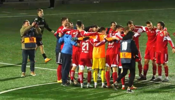 Футбол. "Крумкачы" проиграли "Ниве" в финале второй лиги. Обе команды идут на повышение
Футбол. "Крумкачы" проиграли "Ниве" в финале второй лиги. Обе команды идут на повышение