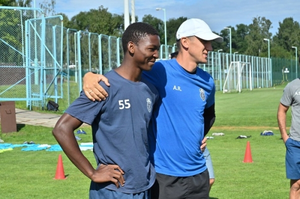 Футбол.  "Ислочь" договорилась о продаже Ивана Дибанго в зарубежный клуб
&nbsp;