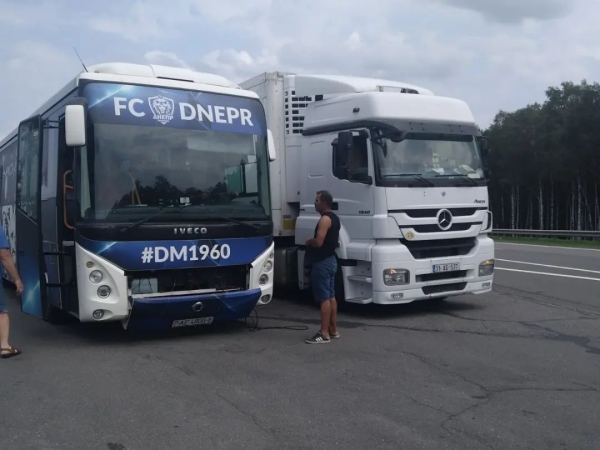 Женская команда &laquo;Днепра&raquo; занялась автостопом, чтобы добраться на матч в Брест &ndash; к стартовому свистку все-таки успели и даже крупно победили