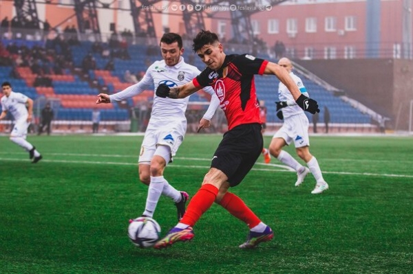 Украинец, бывший одним из лидеров «Славии», спешно покинул Беларусь, но не из-за войны – наделал долгов, развелся с женой и просто пропал где-то в Луганске Украинец, бывший одним из лидеров «Славии», спешно покинул Беларусь, но не из-за войны – наделал долгов, развелся с женой и просто пропал где-то в Луганске