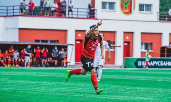 Украинец, бывший одним из лидеров «Славии», спешно покинул Беларусь, но не из-за войны – наделал долгов, развелся с женой и просто пропал где-то в Луганске Украинец, бывший одним из лидеров «Славии», спешно покинул Беларусь, но не из-за войны – наделал долгов, развелся с женой и просто пропал где-то в Луганске