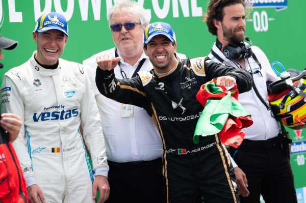 Аварыі, дрыфт і перамогі тых, ад каго іх не чакалі. Этапы Формулы Е ў Нью-Йорку выдаліся нязвычна падзейнымі Аварыі, дрыфт і перамогі тых, ад каго іх не чакалі. Этапы Формулы Е ў Нью-Йорку выдаліся нязвычна падзейнымі