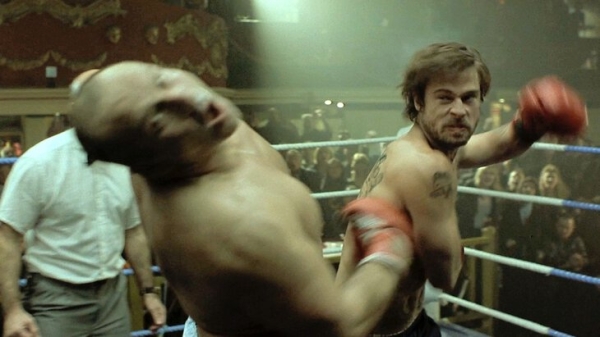 Как Брэд Питт готовился к роли бойца-цыгана в «Большом куше»? Актер сам позвонил Гаю Ричи, обучился боксу и выдумал для героя акцент