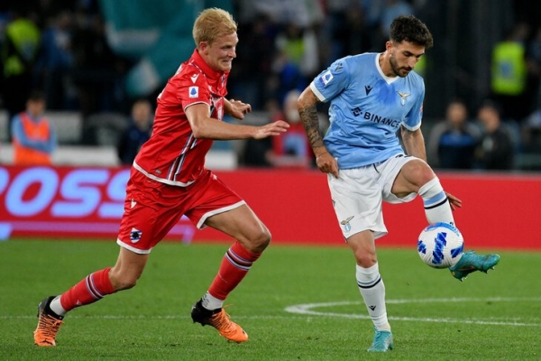 Сарри радикально меняет стиль «Лацио». Впервые после «Наполи» ему дали на это время Сарри радикально меняет стиль «Лацио». Впервые после «Наполи» ему дали на это время