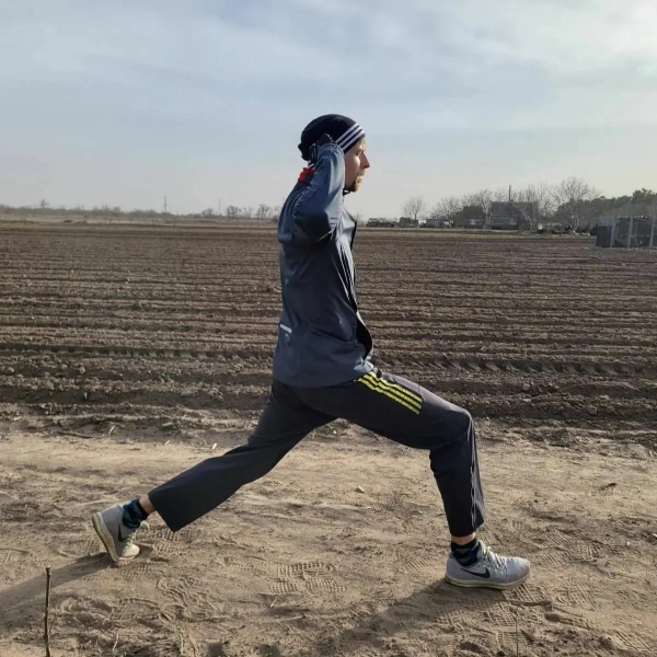 Украинского легкоатлета на пути к медали ЧМ не остановила даже война. Он тренировался в деревне подручными средствами с диким желанием побеждать Украинского легкоатлета на пути к медали ЧМ не остановила даже война. Он тренировался в деревне подручными средствами с диким желанием побеждать