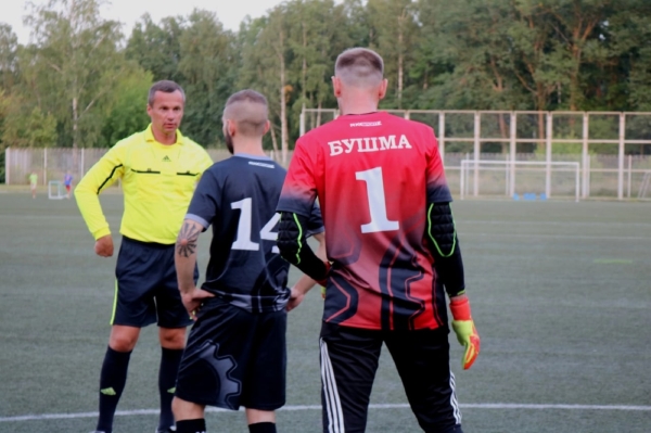 Фанаты «Торпедо-БелАЗ» сделали то, чего не смогли сделать в клубе – красиво попрощались с человеком, ставшим футбольной легендой Жодино Фанаты «Торпедо-БелАЗ» сделали то, чего не смогли сделать в клубе – красиво попрощались с человеком, ставшим футбольной легендой Жодино