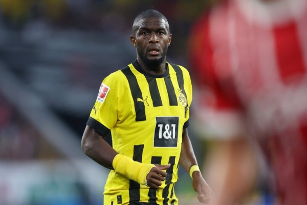 Лавстори Модеста и «Кельна»: весь город пел песню о нем («Кто взял шнапс на допинг-тест? Антони Модест!») и простил побег в Китай ради денег Лавстори Модеста и «Кельна»: весь город пел песню о нем («Кто взял шнапс на допинг-тест? Антони Модест!») и простил побег в Китай ради денег