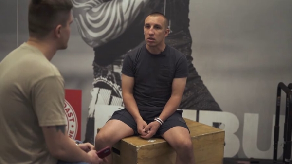 Амапавец-аднагрупнік збіваў Някляева, Шакута – людажэр, Караеў – мафіёзі, і Пуцін з клоўнскім носам. Як круты баец загаварыў па-беларуску Амапавец-аднагрупнік збіваў Някляева, Шакута – людажэр, Караеў – мафіёзі, і Пуцін з клоўнскім носам. Як круты баец загаварыў па-беларуску