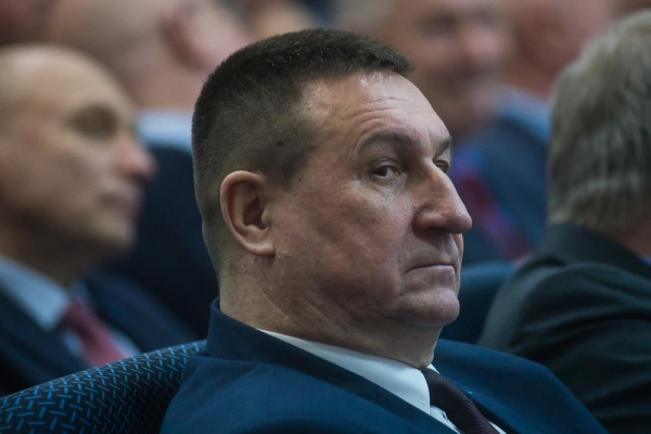 «Пятки вместе, носки врозь – прямолинейный вышколенный солдафон». Работник АБФФ – о том, понимает ли Базанов в футболе