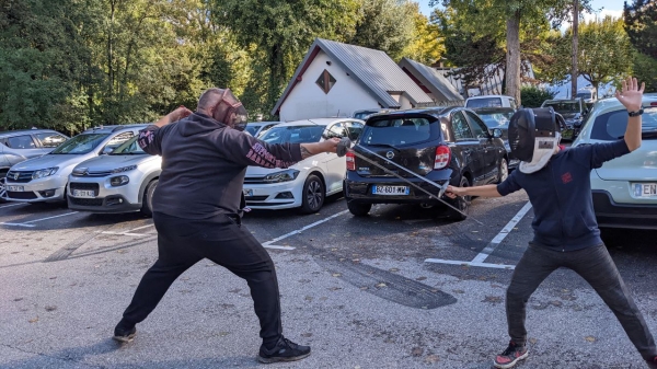Беларусы па ўсім свете ўдарна правялі Дзень спартыўнай салідарнасці: падтрымалі Хамутоўскага, збіралі грошы палітвязням, Сныціна гуляла ў футбол