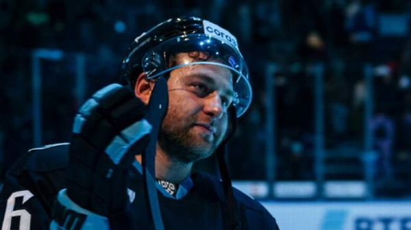 Хоккей.  Павел Варфоломеев: играли неплохо, создавали много моментов, по сравнению с прошлой игрой строже сыграли в обороне
  Хоккей.  Павел Варфоломеев: играли неплохо, создавали много моментов, по сравнению с прошлой игрой строже сыграли в обороне