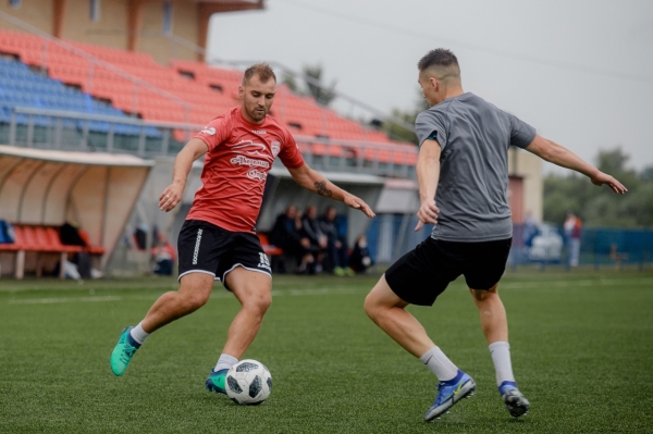 Неугодный в белфутболе Стасевич спустился в любители &ndash; в команде куча бывших топов (Глебы, Шитов, Молош) и участники &laquo;договорняков&raquo;, когда-то за нее играли Хацкевич и Мелкозеров