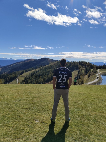 Беларусы па ўсім свете ўдарна правялі Дзень спартыўнай салідарнасці: падтрымалі Хамутоўскага, збіралі грошы палітвязням, Сныціна гуляла ў футбол