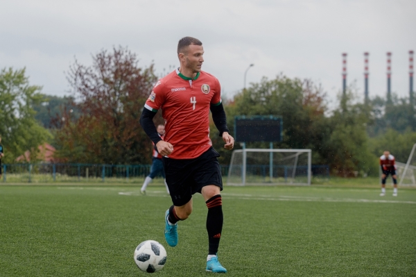 Неугодный в белфутболе Стасевич спустился в любители &ndash; в команде куча бывших топов (Глебы, Шитов, Молош) и участники &laquo;договорняков&raquo;, когда-то за нее играли Хацкевич и Мелкозеров