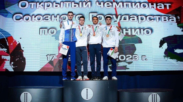 Белорус Марк Семоненко взял серебро чемпионата Союзного государства по фехтованию