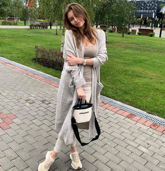 Много фото в купальниках (но есть и пара скромниц), отличная фигура после родов и тайна чемпиона. Как выглядят жены и подруги молодых топов белфутбола и хоккея Много фото в купальниках (но есть и пара скромниц), отличная фигура после родов и тайна чемпиона. Как выглядят жены и подруги молодых топов белфутбола и хоккея