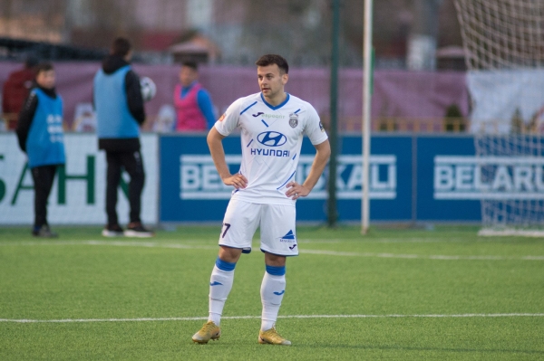 «В вашей стране люди ничего не решают – все делается, как хочет один человек». Украинец-капитан «Ислочи» – о ЧБ, претензиях к беларусам и войне на Родине «В вашей стране люди ничего не решают – все делается, как хочет один человек». Украинец-капитан «Ислочи» – о ЧБ, претензиях к беларусам и войне на Родине