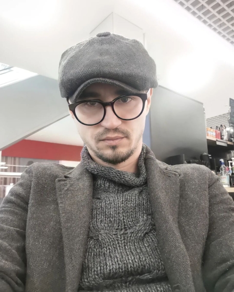 «За все время Верас заработал около 10 тысяч долларов. Где деньги, Ваня?» Агент игрока, застрявшего на Мальдивах, изложил свое видение ситуации