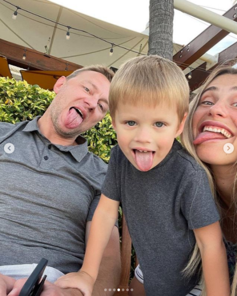 Блюзнерылі ў ЗША з каханым, натхняліся ў Альпах, крыху хварэлі – што рабілі зоркі белтэніса падчас «Уімблдона» Блюзнерылі ў ЗША з каханым, натхняліся ў Альпах, крыху хварэлі – што рабілі зоркі белтэніса падчас «Уімблдона»