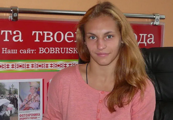 Топы белбиатлона собрались в материнство, а вот как возвращались после родов Домрачева, Азаренко и другие: новые титулы, спады и допинг
