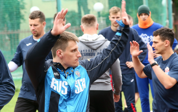 У «Мешкова» остался международный турнир – лига «Газпрома», с которым связан клубный босс. Будет новый состав – пока один игрок с Запада и много россиян У «Мешкова» остался международный турнир – лига «Газпрома», с которым связан клубный босс. Будет новый состав – пока один игрок с Запада и много россиян