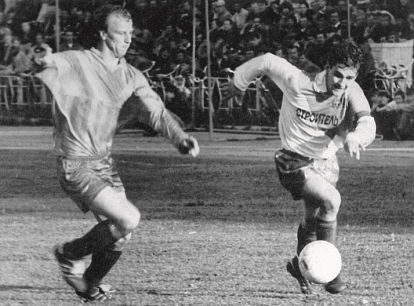 Как живет футбол в городах, у которых раньше были свои клубы в &laquo;вышке&raquo;: где-то рвутся обратно в элиту, но есть и места, где не осталось команд