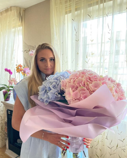 Блюзнерылі ў ЗША з каханым, натхняліся ў Альпах, крыху хварэлі – што рабілі зоркі белтэніса падчас «Уімблдона» Блюзнерылі ў ЗША з каханым, натхняліся ў Альпах, крыху хварэлі – што рабілі зоркі белтэніса падчас «Уімблдона»