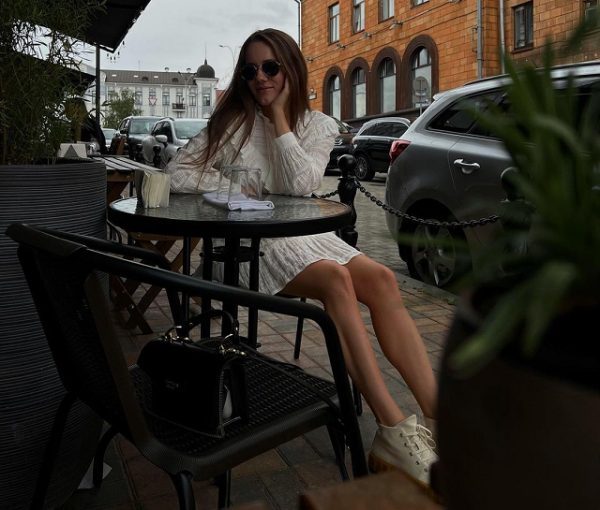 Много фото в купальниках (но есть и пара скромниц), отличная фигура после родов и тайна чемпиона. Как выглядят жены и подруги молодых топов белфутбола и хоккея Много фото в купальниках (но есть и пара скромниц), отличная фигура после родов и тайна чемпиона. Как выглядят жены и подруги молодых топов белфутбола и хоккея