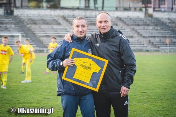 Когда-то продавал овощи, сейчас – теневой решала в БАТЭ: фанатом звался «Помидор», имел доверие и у Капского-отца, Михайлову помог не раз (убрать Умарова тоже) Когда-то продавал овощи, сейчас – теневой решала в БАТЭ: фанатом звался «Помидор», имел доверие и у Капского-отца, Михайлову помог не раз (убрать Умарова тоже)