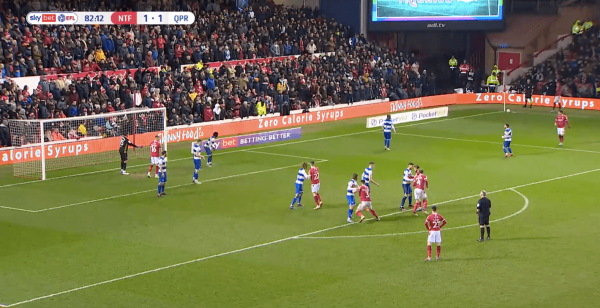 За секунду до углового в кадре ни одного игрока атаки – так «Ноттингем Форест» веселит АПЛ За секунду до углового в кадре ни одного игрока атаки – так «Ноттингем Форест» веселит АПЛ