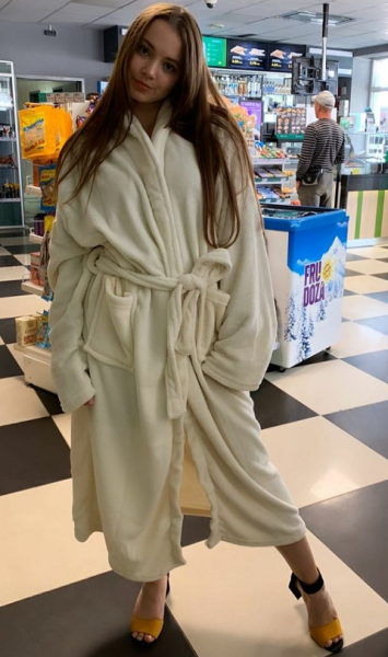 Много фото в купальниках (но есть и пара скромниц), отличная фигура после родов и тайна чемпиона. Как выглядят жены и подруги молодых топов белфутбола и хоккея Много фото в купальниках (но есть и пара скромниц), отличная фигура после родов и тайна чемпиона. Как выглядят жены и подруги молодых топов белфутбола и хоккея