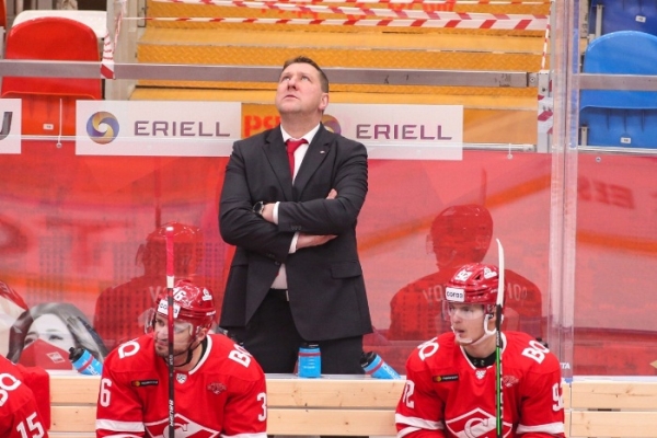 Хоккей.  Борис Миронов: в матче с минским "Динамо" желание было огромное, но, опять же, какой раз сами себе проигрываем
 