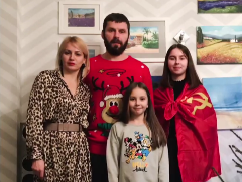 Семья срезателей БЧБ-лент и адептов Лукашенко (их телефоны были рядом с Бондаренко, когда того убили) просто эпична: много &laquo;совка&raquo; в быту, а что у жены в голове, вообще не понять