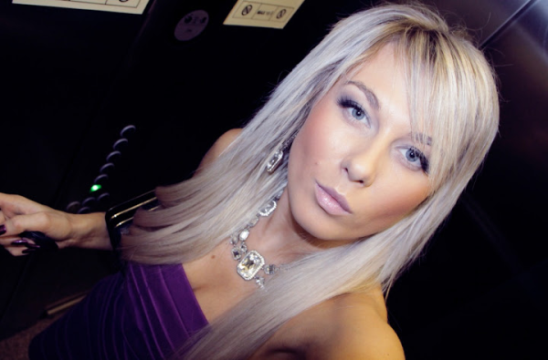 Девушка с билборда, «королева танцполов», официантки – какими были жены беларусских футболистов, когда знакомились с ними Девушка с билборда, «королева танцполов», официантки – какими были жены беларусских футболистов, когда знакомились с ними