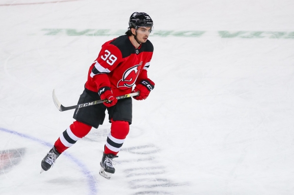 Хоккей. КХЛ. Экс-форвард "Нью-Джерси" и "Сан-Хосе" Ник Меркли подписал контракт с минским "Динамо"
Хоккей. КХЛ. Экс-форвард "Нью-Джерси" и "Сан-Хосе" Ник Меркли подписал контракт с минским "Динамо"