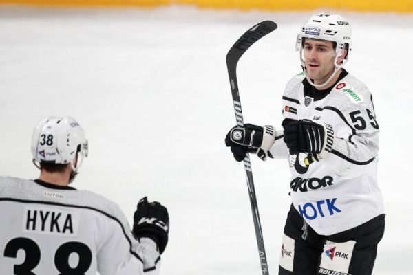 Беларуса Бэйлена хвалили в «Тракторе» за то, что не cреагировал на войну. Защитник все же покинул Челябинск – мог вернуться в «Динамо», но махнул в Германию Беларуса Бэйлена хвалили в «Тракторе» за то, что не cреагировал на войну. Защитник все же покинул Челябинск – мог вернуться в «Динамо», но махнул в Германию