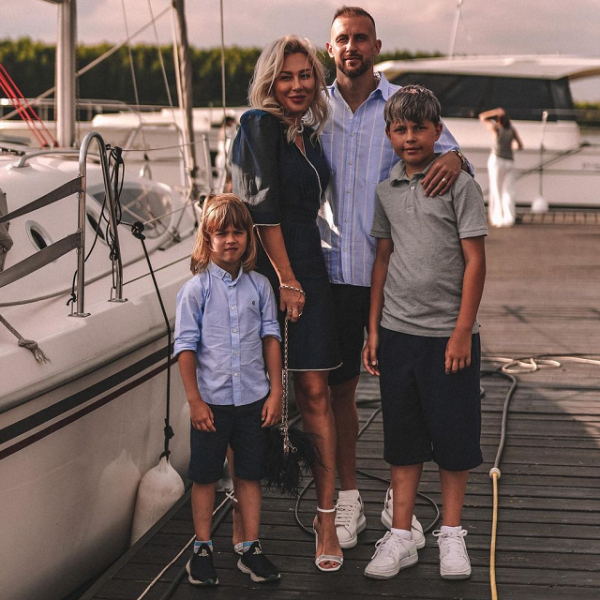 Давно мы просто не смотрели свежие фотосеты из белспорта: свадьба гандболистки с мнением, Стасевичи в ванне и схожие локации совсем разных женщин Давно мы просто не смотрели свежие фотосеты из белспорта: свадьба гандболистки с мнением, Стасевичи в ванне и схожие локации совсем разных женщин