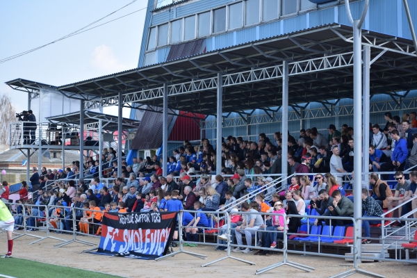 Как живет футбол в городах, у которых раньше были свои клубы в &laquo;вышке&raquo;: где-то рвутся обратно в элиту, но есть и места, где не осталось команд