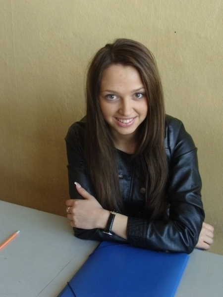 Девушка с билборда, «королева танцполов», официантки – какими были жены беларусских футболистов, когда знакомились с ними Девушка с билборда, «королева танцполов», официантки – какими были жены беларусских футболистов, когда знакомились с ними