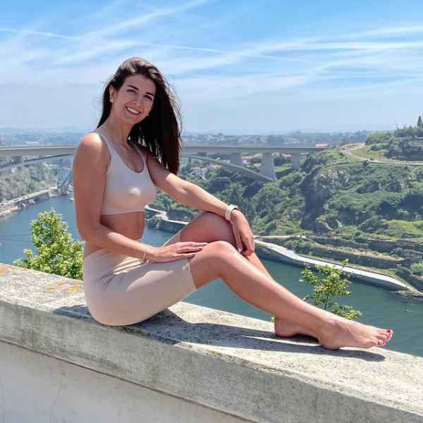 Много фото в купальниках (но есть и пара скромниц), отличная фигура после родов и тайна чемпиона. Как выглядят жены и подруги молодых топов белфутбола и хоккея Много фото в купальниках (но есть и пара скромниц), отличная фигура после родов и тайна чемпиона. Как выглядят жены и подруги молодых топов белфутбола и хоккея