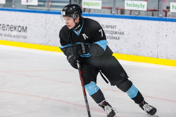 Хоккей.  МХЛ. "Динамо-Шинник" потерпело  поражение от СКА-1946. Голевой дубль на счету Ивана Аношко
&nbsp;